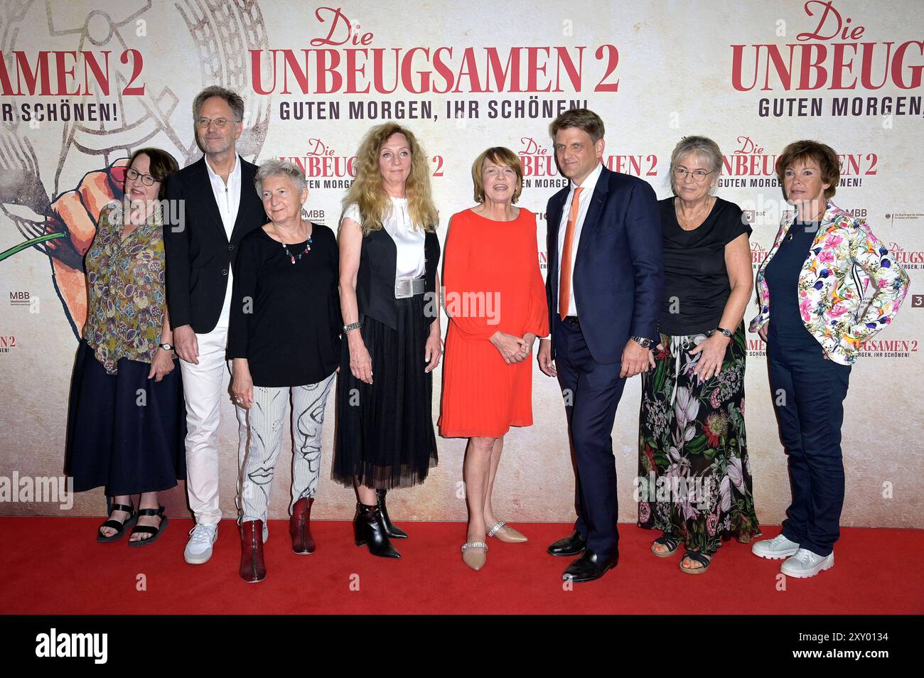 Katja Lange-Müller, Torsten Körner, Gabriele Stötzer, Christina Powileit, Elke Büdenbender, Leopold Hoesch, Ulrike Poppe und Katrin Sass bei der Premiere des Dokumentarfilms die Unbeugsamen 2 - Guten Morgen, ihr schön im Kino in der Kulturbrauerei. Berlin, 26.08.2024 *** Katja Lange Müller, Torsten Körner, Gabriele Stötzer, Christina Powileit, Elke Büdenbender, Leopold Hoesch, Ulrike Poppe und Katrin Sass bei der Premiere des Dokumentarfilms die Unbeugsamen 2 Guten Morgen, ihr schön im Kino in der Kulturbrauerei Berlin, 26 08 2024 Foto:XF.xKernx/xFuturexImagex unbeugsamen 4830 Stockfoto