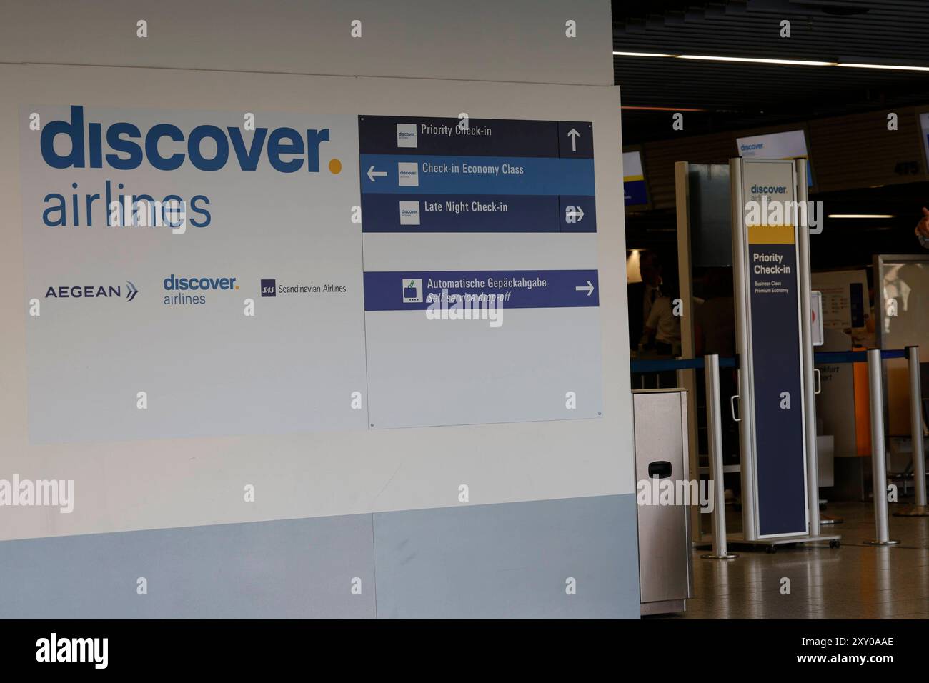 27.08.2024 Kundgebung am ersten Streiktag von vier vor und im Flughafen Frankfurt Main von Gewerkschaft UFO und Vereinigung Cockpit VC für höhere Löhne für Piloten und Kabinenpersonal der Lufthansa Tochter ENTDECKEN FLUGGESELLSCHAFTEN nach Tarifabschluss mit VERDI Organisation Vorsitzender Joachim Vazquez Bürger Frankfurt Main Hessen Deutschland *** 27 08 2024 Rallye am ersten Tag von vier Streiks vor dem und innerhalb des Frankfurter Hauptflughafens durch die gewerkschaft UFO und Vereinigung Cockpit VC für höhere Löhne für Piloten und Kabine Besatzung der Lufthansa-Tochter ENTDECKT FLUGGESELLSCHAFTEN nach Tarifverhandlungen Stockfoto