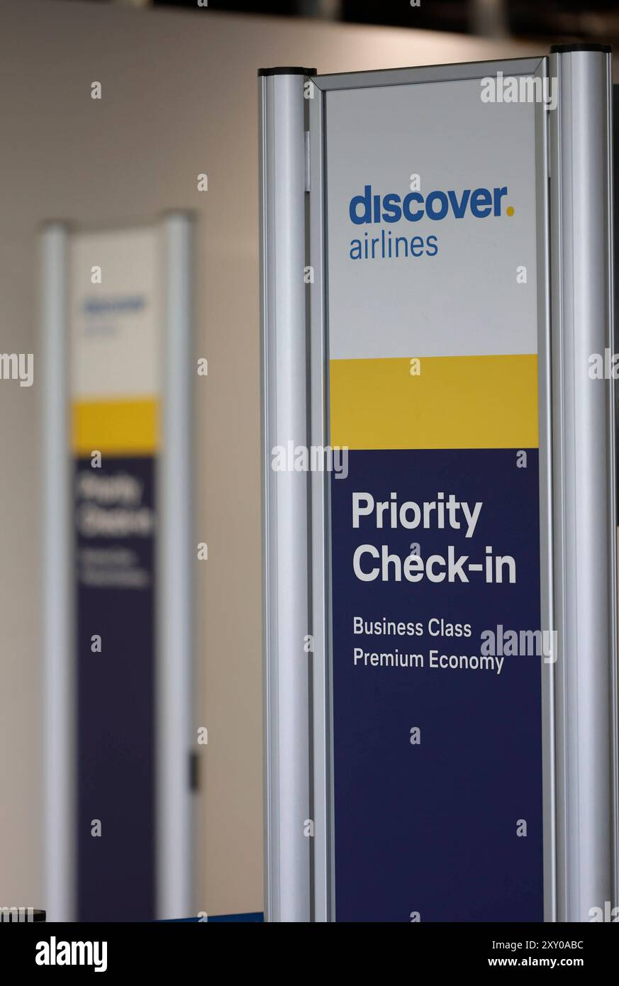 27.08.2024 Kundgebung am ersten Streiktag von vier vor und im Flughafen Frankfurt Main von Gewerkschaft UFO und Vereinigung Cockpit VC für höhere Löhne für Piloten und Kabinenpersonal der Lufthansa Tochter ENTDECKEN FLUGGESELLSCHAFTEN nach Tarifabschluss mit VERDI Organisation Vorsitzender Joachim Vazquez Bürger Frankfurt Main Hessen Deutschland *** 27 08 2024 Rallye am ersten Tag von vier Streiks vor dem und innerhalb des Frankfurter Hauptflughafens durch die gewerkschaft UFO und Vereinigung Cockpit VC für höhere Löhne für Piloten und Kabine Besatzung der Lufthansa-Tochter ENTDECKT FLUGGESELLSCHAFTEN nach Tarifverhandlungen Stockfoto