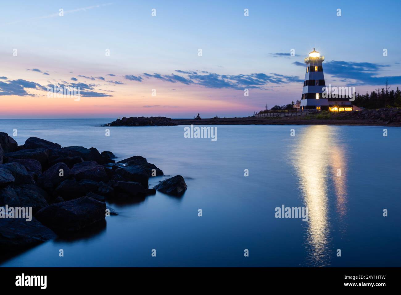 West Point Lighthouse Museum Blue Hour Stockfoto