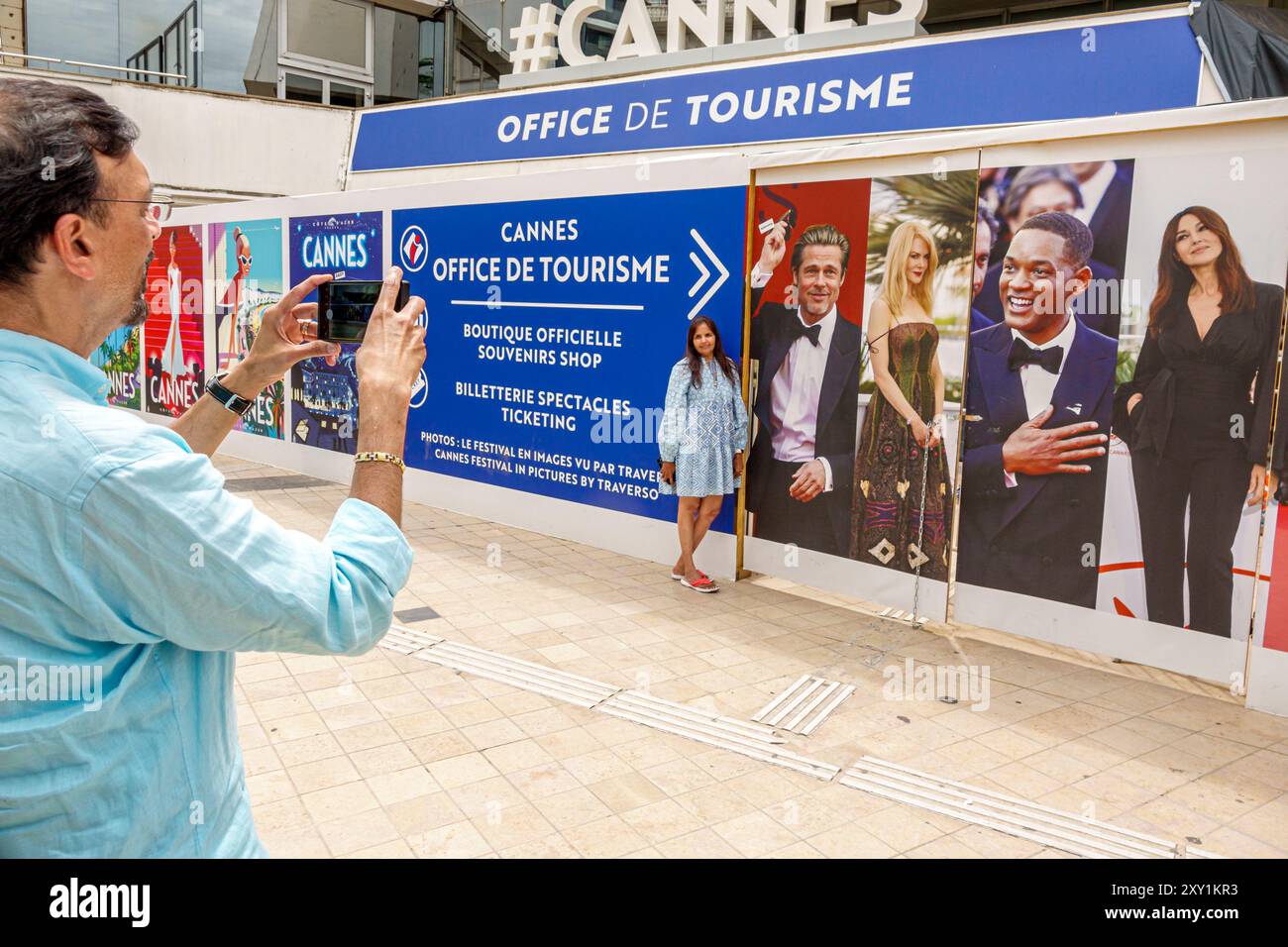 Cannes Frankreich, Center Centre Croisette, Palais des Festivals et des Congres, Cannes Film Festival Palace, Convention Center, Walk of Fame, Riesenposten Stockfoto
