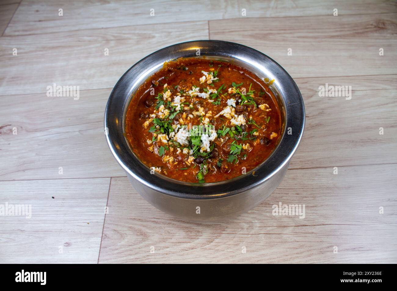 Grünkohl Vatana Sambhar traditionelle indische Gerichte des Maharashtra-Gerichts Stockfoto