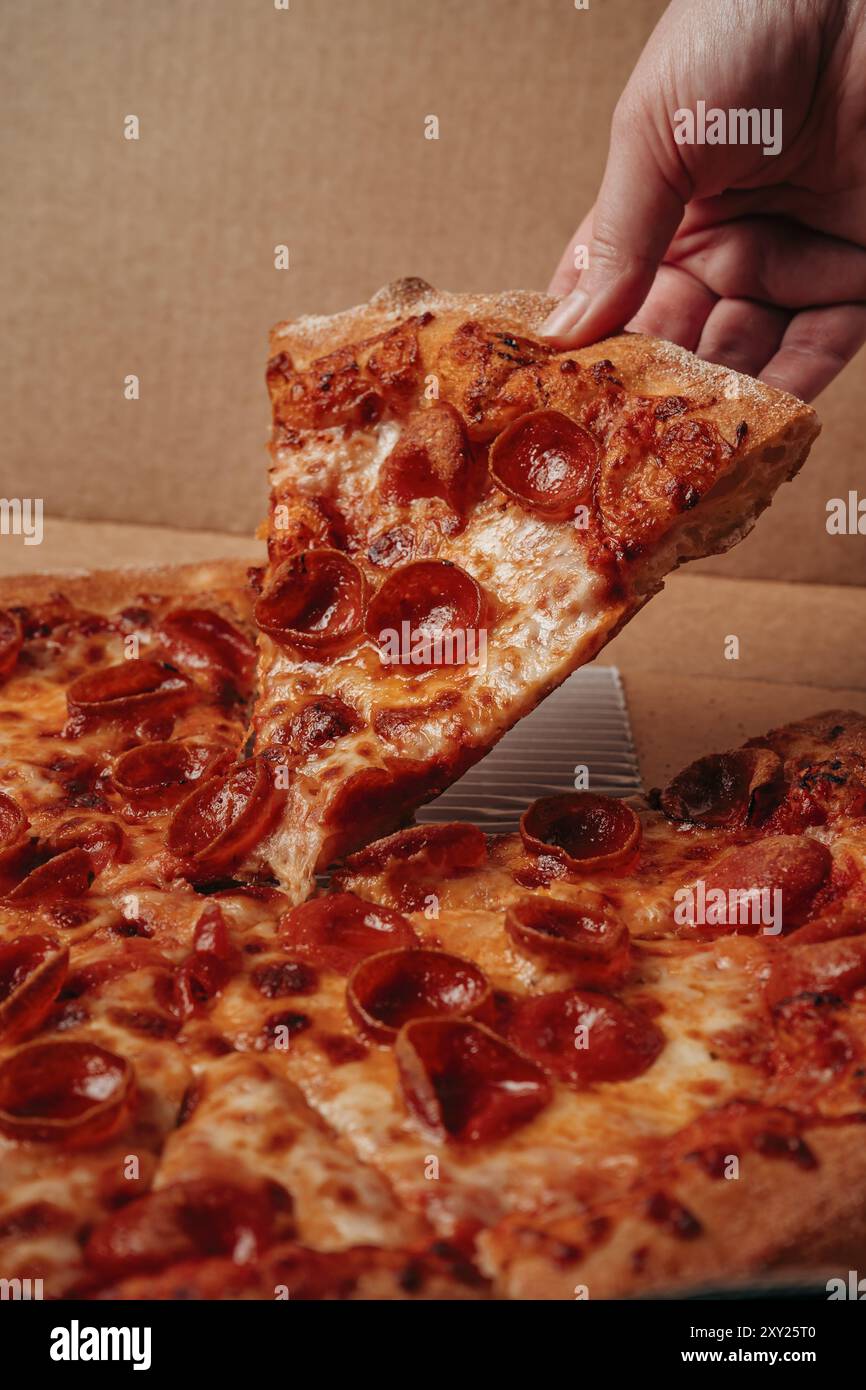 Peperoni-Pizza Stockfoto