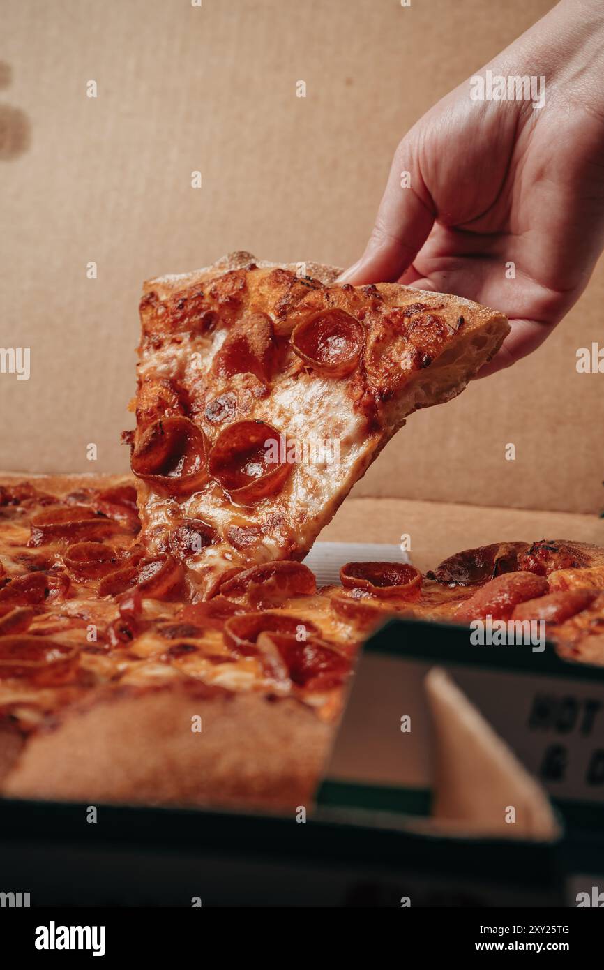 Peperoni-Pizza Stockfoto