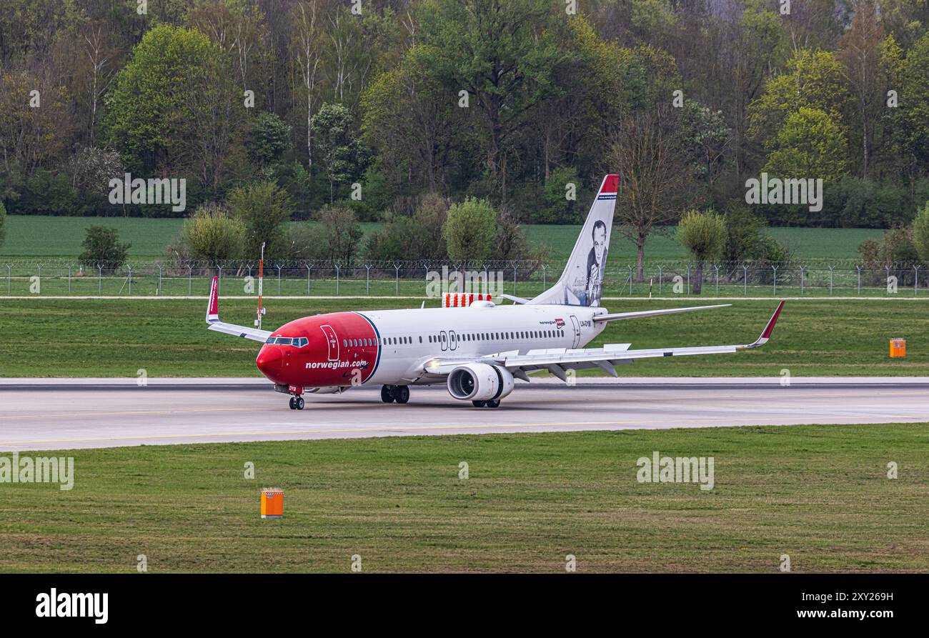 München, 7. April 2024: Eine norwegische Boeing 737-8JP landet am Flughafen München. Registrierung LN-DYM. (Foto: Andreas Haas/dieBildmanufaktur) Stockfoto