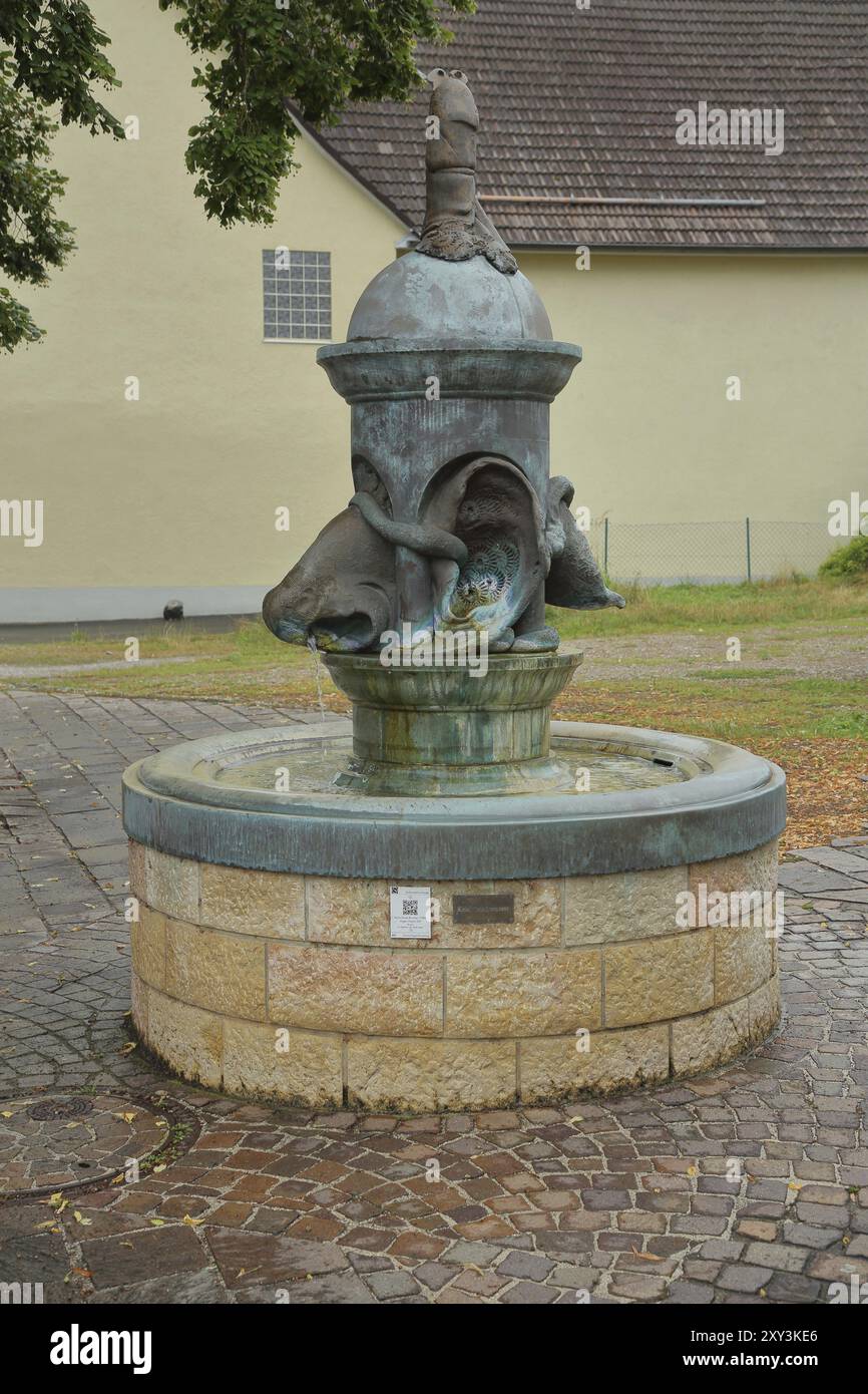Six Sinnesbrunnen von Jürgen Goertz 1986, Skulptur, Sixth SENSE, Nase, Geruch, Ohr, Hören, Wahrnehmung, eng, Hegau, Baden-Württemberg, Deutschland, Stockfoto
