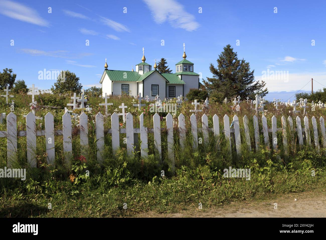 Die heilige Verklärung unseres Herrn Russisch-orthodoxe Kirche und Friedhof in Ninilchik, Kenai-Halbinsel Stockfoto
