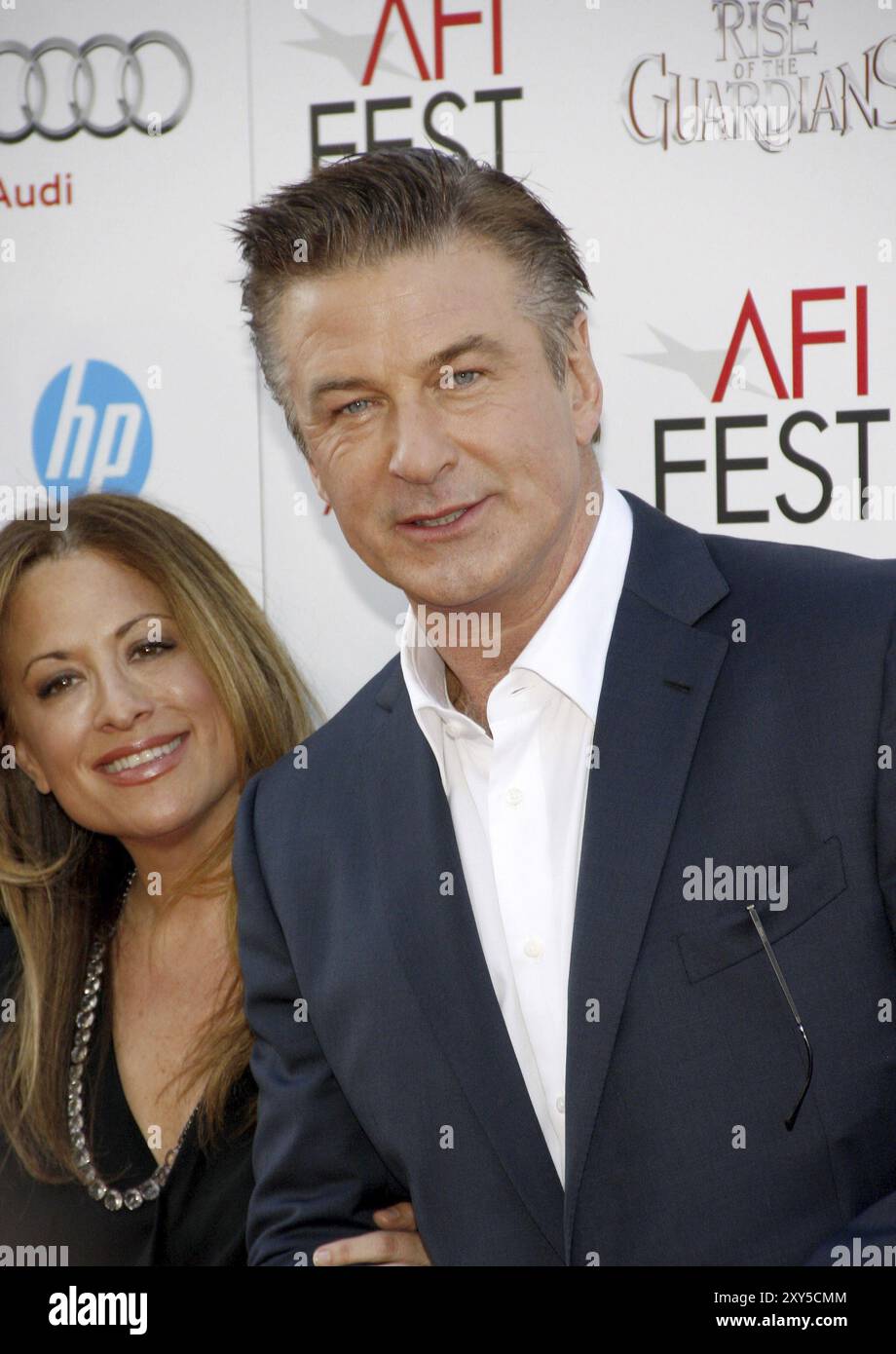 Christina Steinberg und Alec Baldwin bei der AFI FEST Gala-Vorführung von „Rise of the Guardians“ 2012 im Grauman's Chinese Theatre in Hollywood Stockfoto