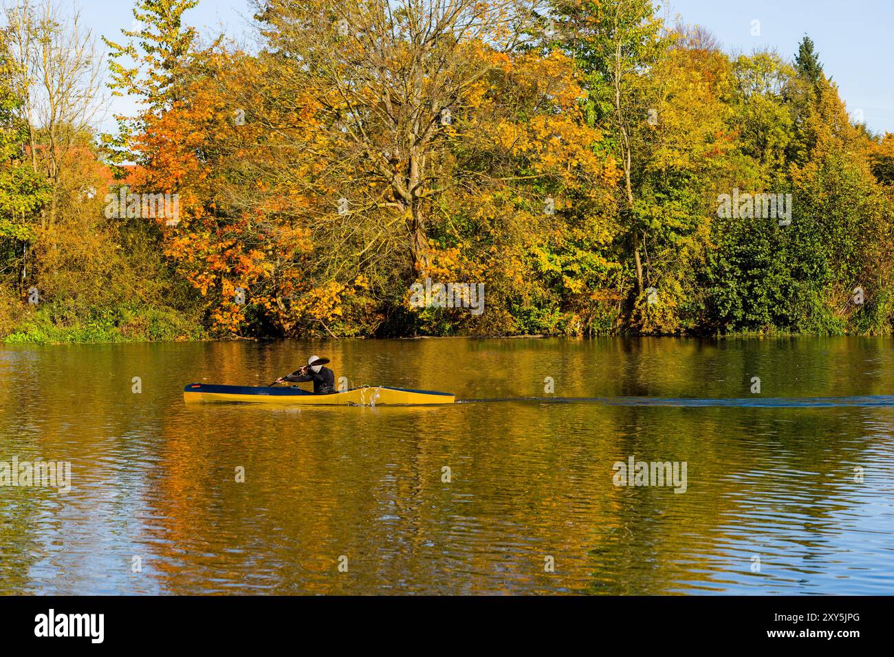 Kanufahrer auf aller, Celle, Niedersachsen, Deutschland, Europa Stockfoto