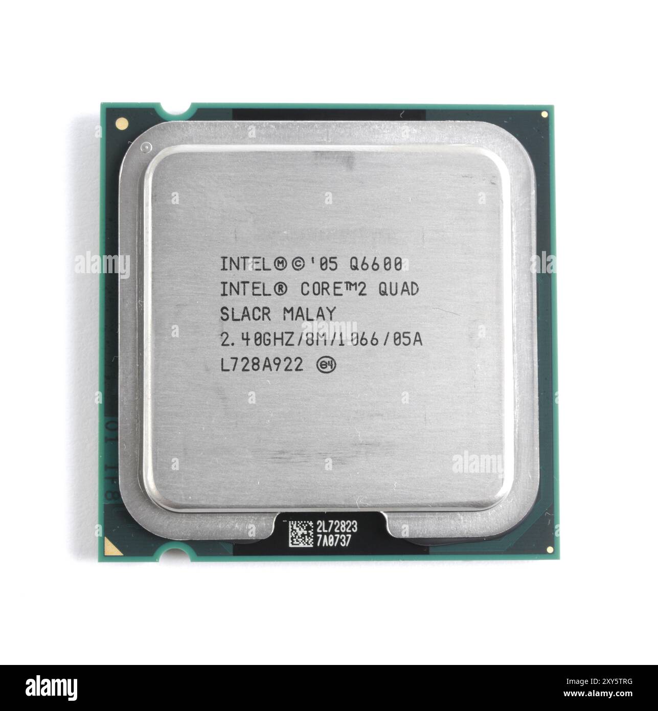 Intel Core 2 Quad Q6600 CPU Quad Core Computerprozessor, Nahaufnahme isoliert auf weiß Stockfoto