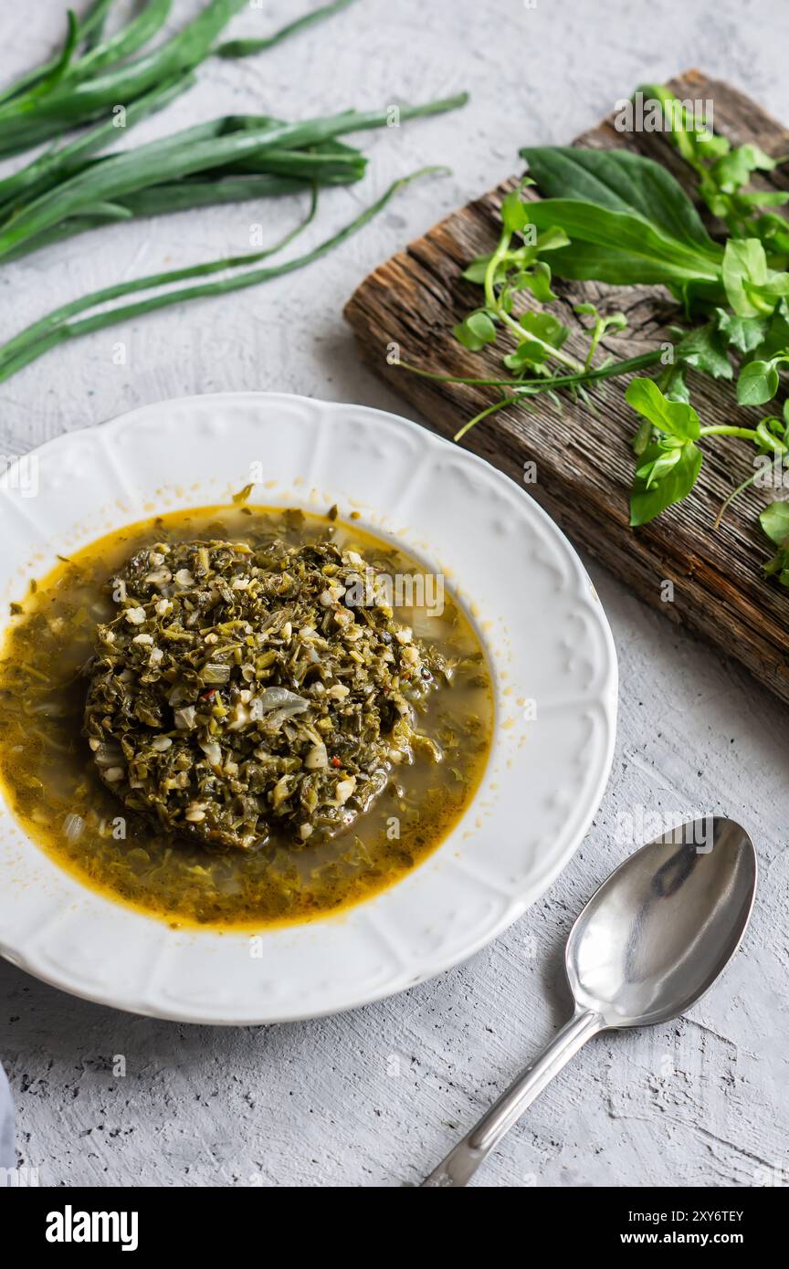 Grüne Heilpflanzen Mahlzeit, traditionelle türkische gesunde Nahrung Pfannar Stockfoto