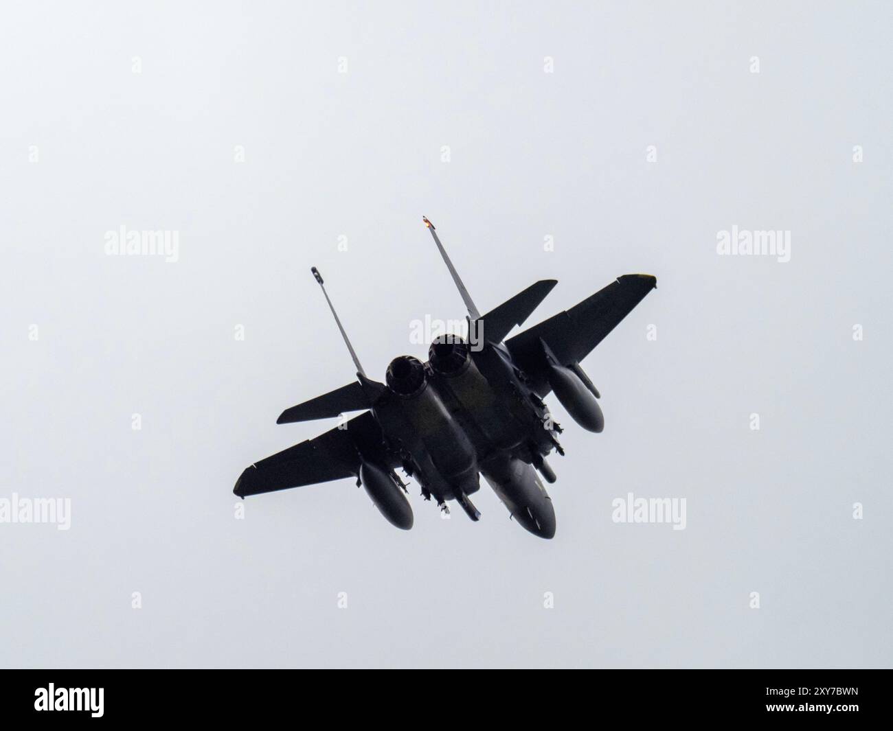 Ein USAF F15 Eagle übt Tiefflug über Ambleside, Lake District, Großbritannien. Stockfoto Ein USAF F15 Eagle übt Tiefflug über Ambleside, Lake District, Großbritannien. Stockfoto