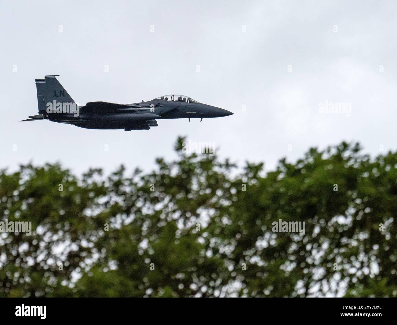 Ein USAF F15 Eagle übt Tiefflug über Ambleside, Lake District, Großbritannien. Stockfoto Ein USAF F15 Eagle übt Tiefflug über Ambleside, Lake District, Großbritannien. Stockfoto
