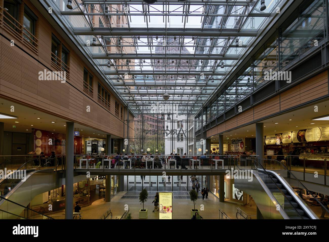 Potsdamer Platz Arkaden Shopping Mall in Berlin Stockfoto