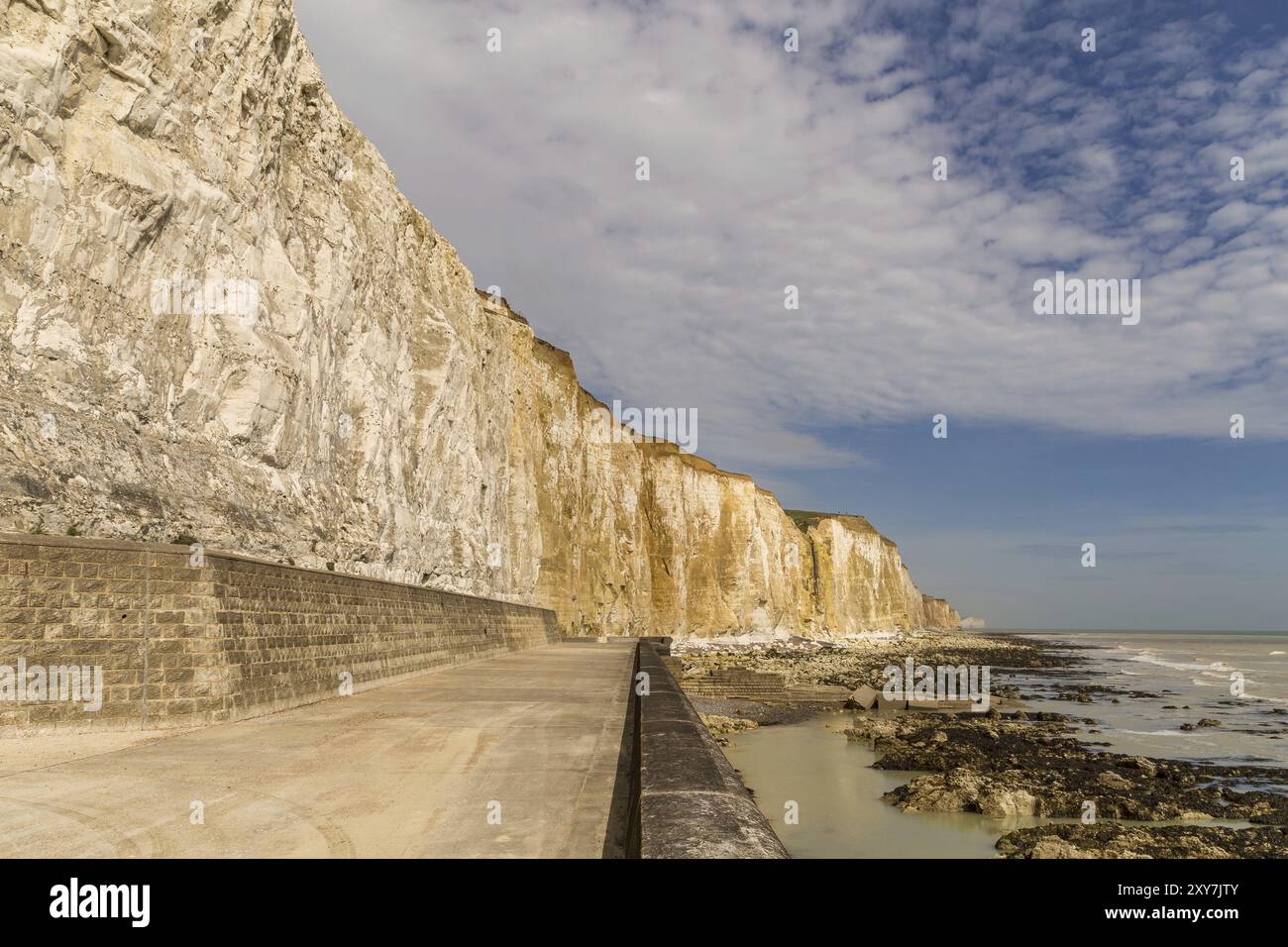 Kreidefelsen und Küstenlinie bei Friars Bay in Peacehaven, in der Nähe von Brighton, East Sussex, England, Großbritannien Stockfoto