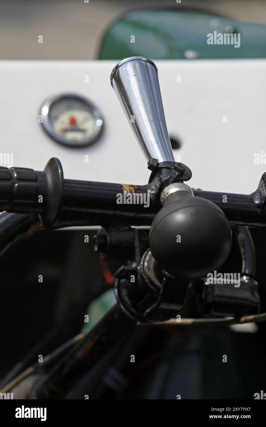 Selbstgemachte grüne Moped-Marke Stockfoto