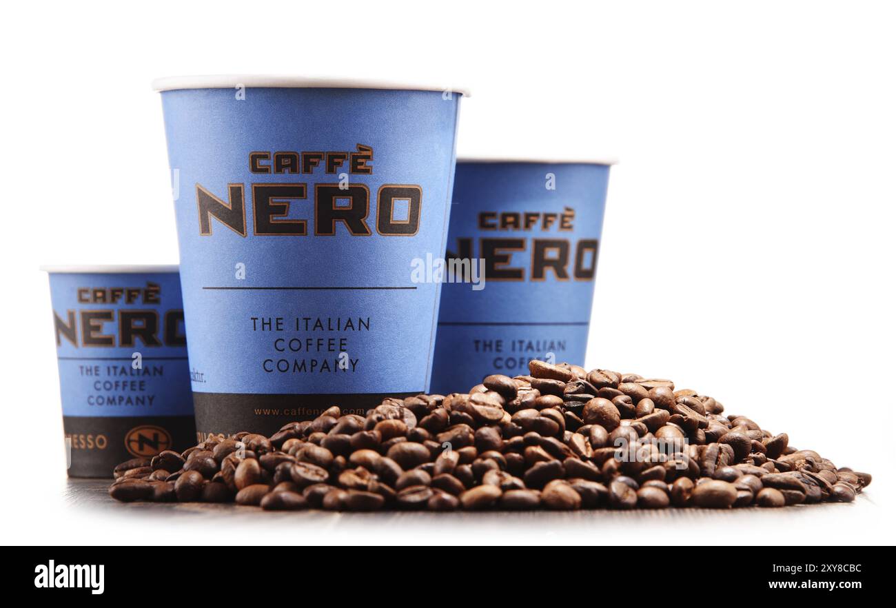 POZNAN, POL, 5. MAI 2017: Caffe Nero, eine Kaffeehausmarke mit Hauptsitz in London, die 1990 gegründet wurde. Es betreibt mehr als 700 Kaffeehäuser weltweit Stockfoto
