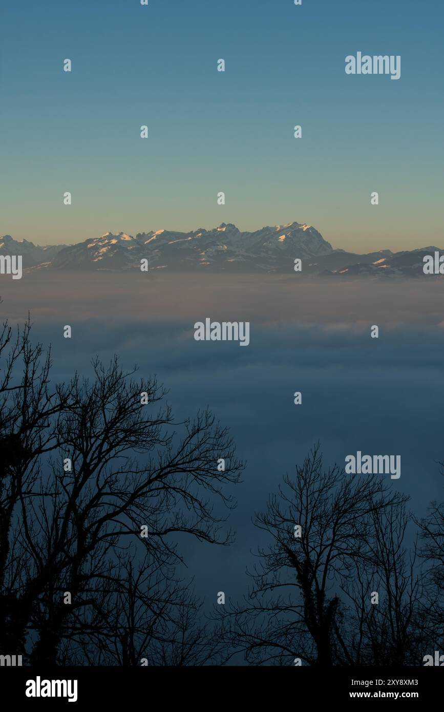 Schöne Aussicht auf die Alpen Stockfoto