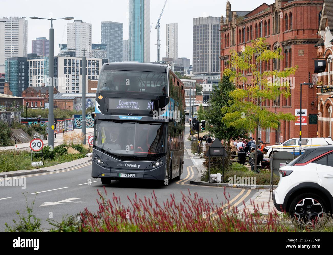 National Express Coventry X1 Service Elektrobus, Digbeth, Birmingham, West Midlands, England, UK Stockfoto