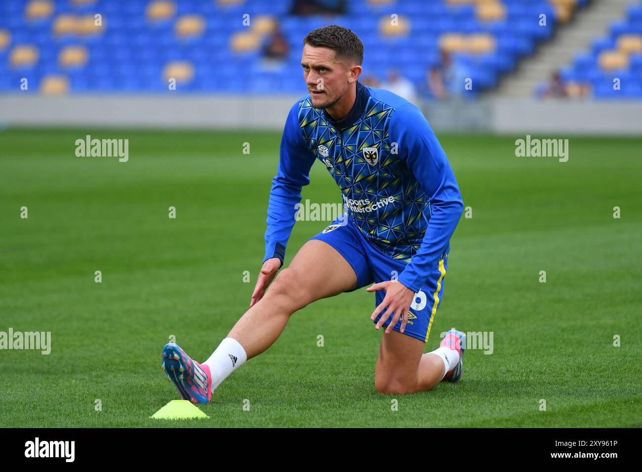 London, England. August 2024. James Ball vor dem Spiel der zweiten Runde des Carabao Cup zwischen dem AFC Wimbledon und Ipswich Town im Cherry Red Records Stadium in London. Kyle Andrews/Alamy Live News Stockfoto