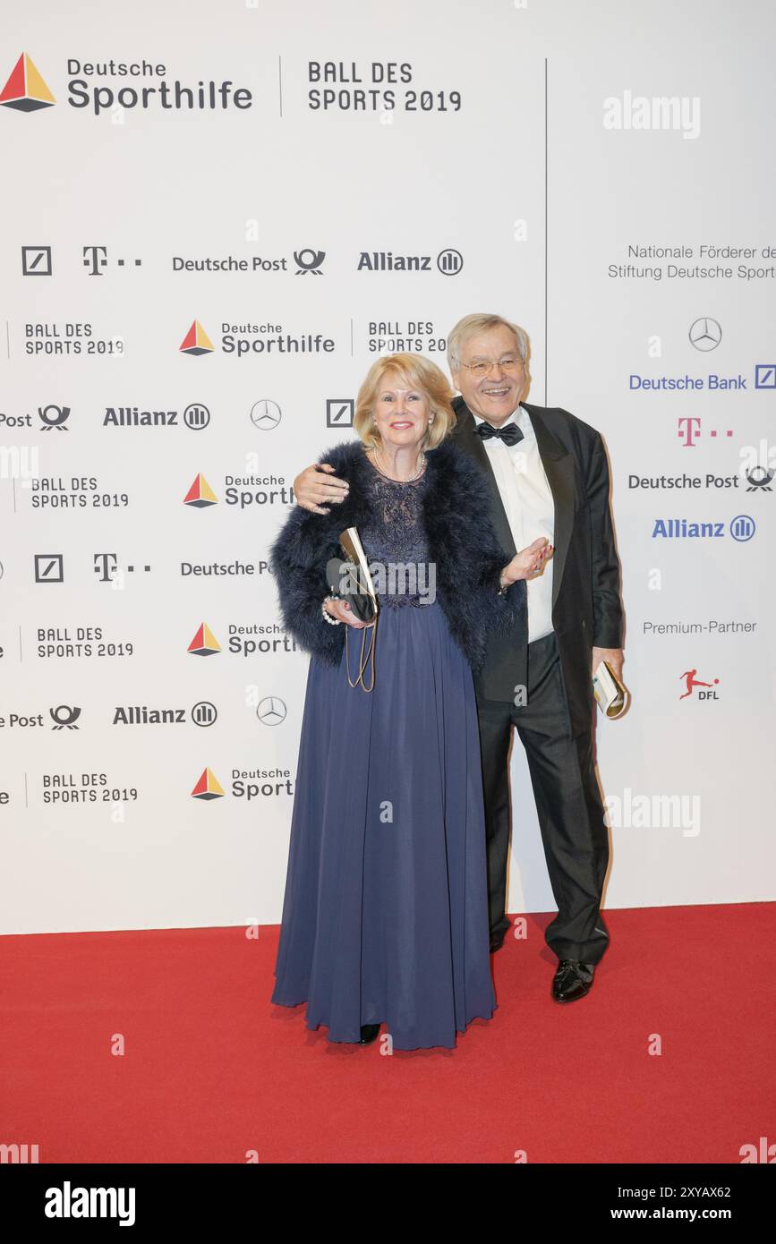 WIESBADEN, 2. Februar 2019: Karin Tietze-Ludwig (*1941, deutsche Fernsehmoderatorin) beim Ball des Sports 2019, Europa Stockfoto