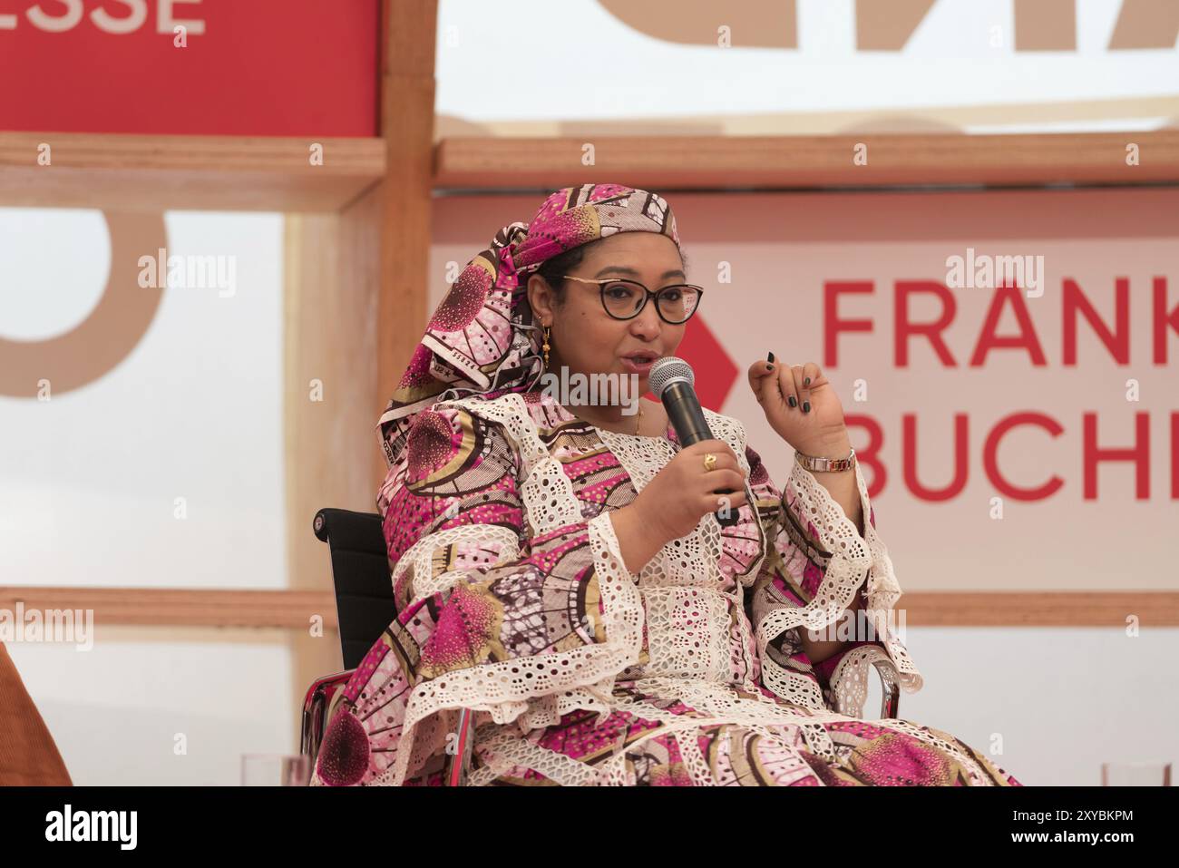 FRANKFURT AM MAIN, 20. Oktober 2023: Djaili Amadou Amal (*1975, Autor) auf der 75. Frankfurter Buchmesse, Europa Stockfoto