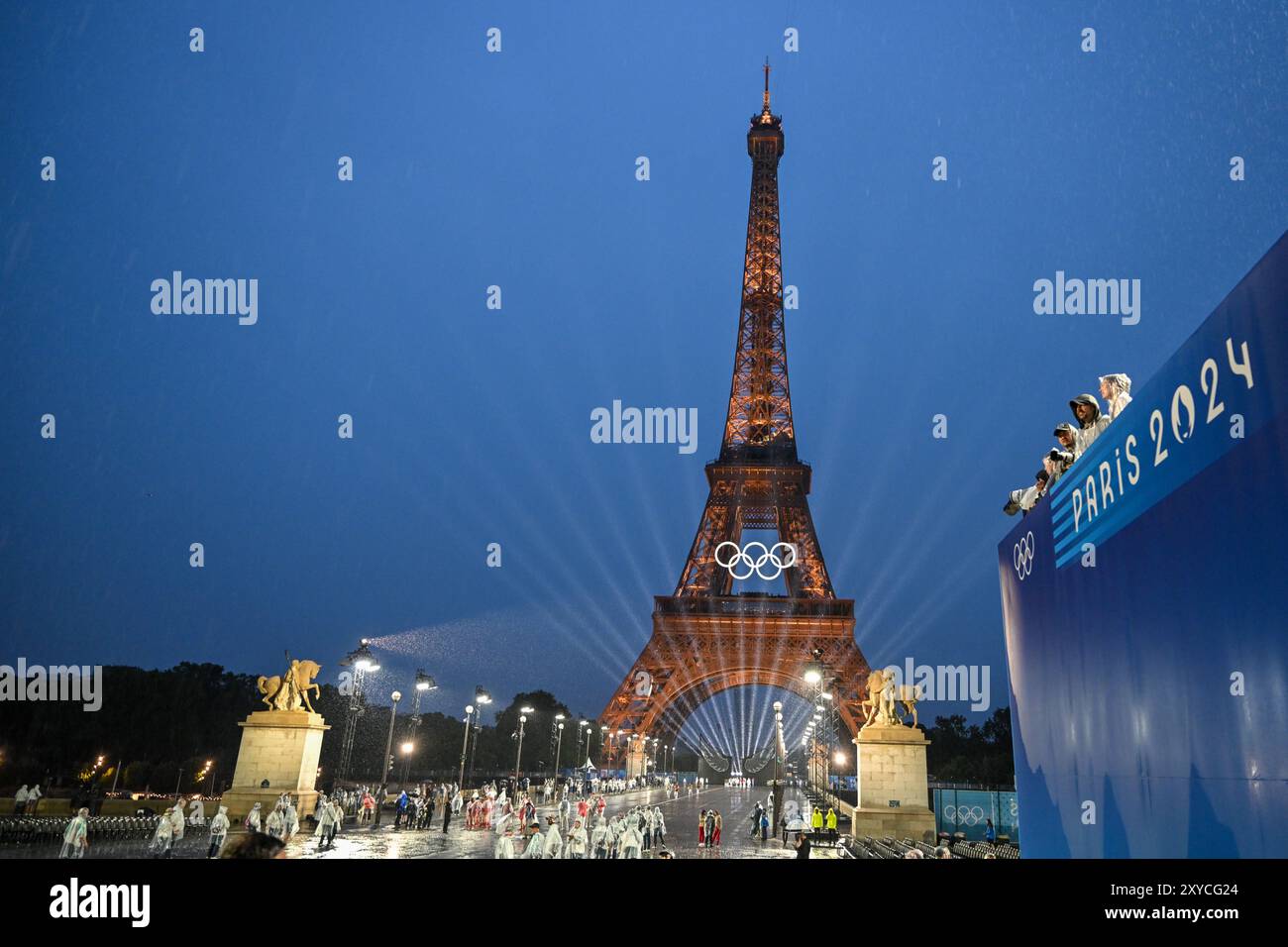 PARIS, FRANKREICH-26. Juli 2024: Ein allgemeiner Blick auf den Eiffelturm vor der Eröffnungszeremonie der Olympischen Spiele 2024 in Paris Stockfoto