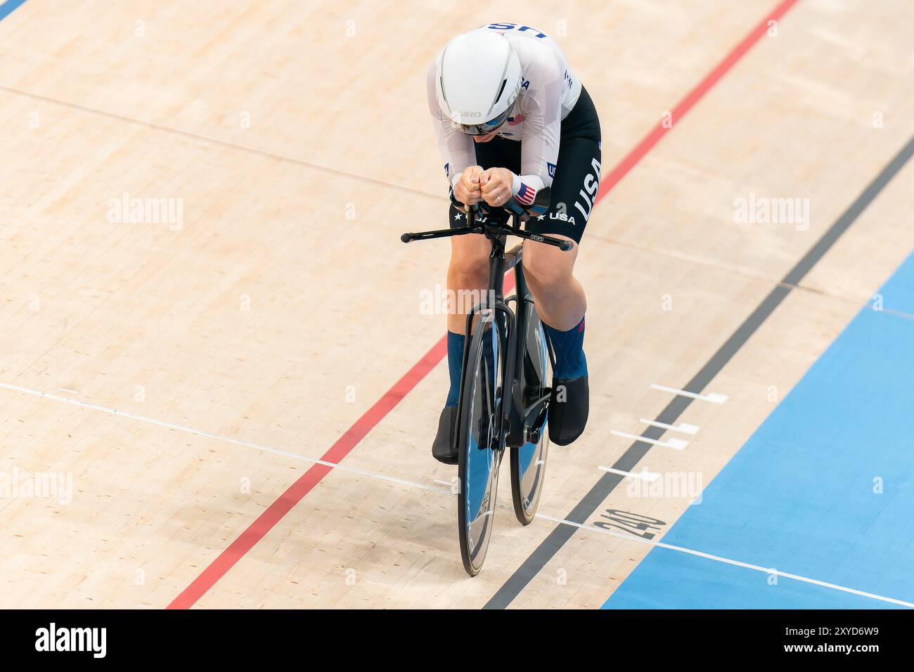 Paris, Frankreich. August 2024. PARIS, FRANKREICH - 29. AUGUST: Samantha Bosco aus den USA, die am 29. August 2024 im Velodrome Saint-Quentin-en-Yvelines Velodrome in Paris im 500-m-Zeitfahren der Frauen am 1. Tag der Para Cycling - Track - Olympischen Spiele Paris 2024 teilnahm. (Foto: Joris Verwijst/BSR Agency) Credit: BSR Agency/Alamy Live News Stockfoto