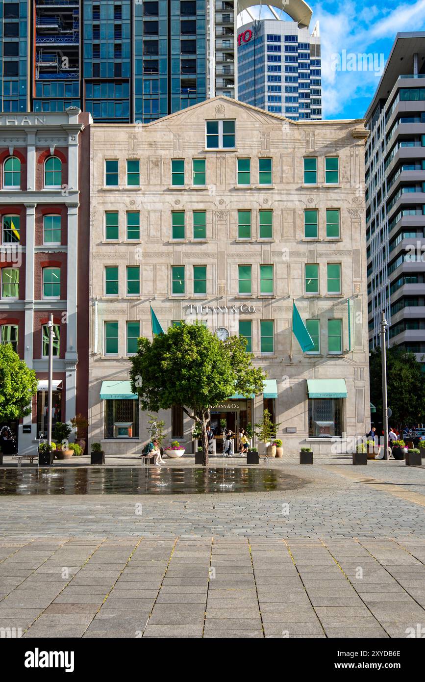 Der Peddle Thorpe entwarf eine spätviktorianische, frühedwardianische Fassade an der Galway Street gegenüber dem Tiffany-Geschäft mit Blick auf den Takutai Square in Auckland Stockfoto