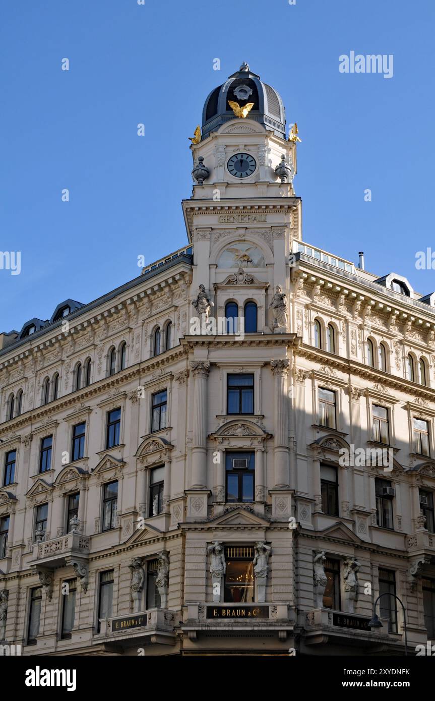 Das historische E. Braun & Co.-Gebäude an der Wiener Einkaufsstraße Graben beherbergt heute ein H&M-Bekleidungsgeschäft. Stockfoto