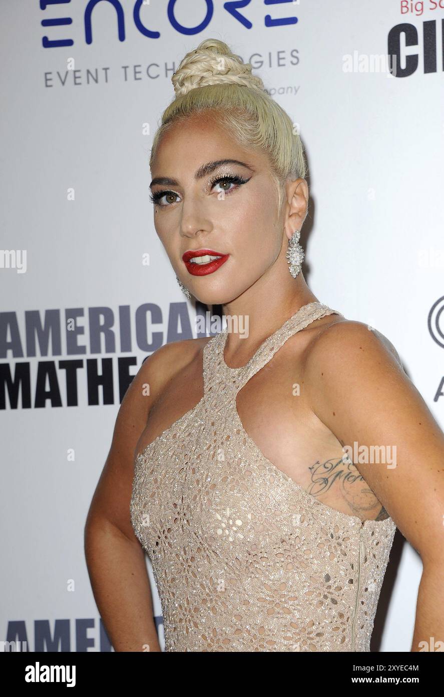 Lady Gaga auf der 32 American Cinematheque Award Präsentation Ehren Bradley Cooper im Beverly Hilton Hotel in Beverly Hills, USA auf Novem Stockfoto Lady Gaga auf der 32 American Cinematheque Award Präsentation Ehren Bradley Cooper im Beverly Hilton Hotel in Beverly Hills, USA auf Novem Stockfoto