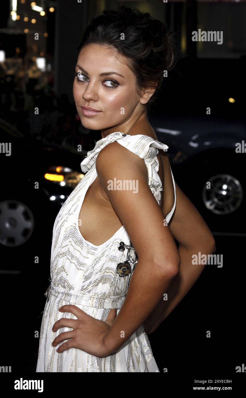 Mila Kunis bei der Premiere von 'Max Payne' in Los Angeles, die am 13. Oktober 2008 im Grauman's Chinese Theatre in Hollywood stattfand. Kredit: Lumeimages.com Stockfoto