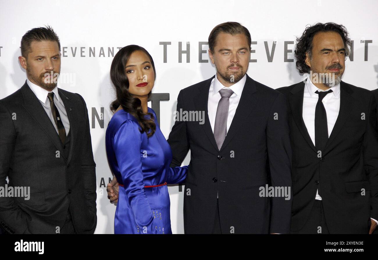 HOLLYWOOD, CA, Grace Dove, Alejandro Gonzalez Inarritu, Leonardo DiCaprio und Tom Hardy bei der Premiere von „The Revenant“ in Los Angeles im TCL Stockfoto