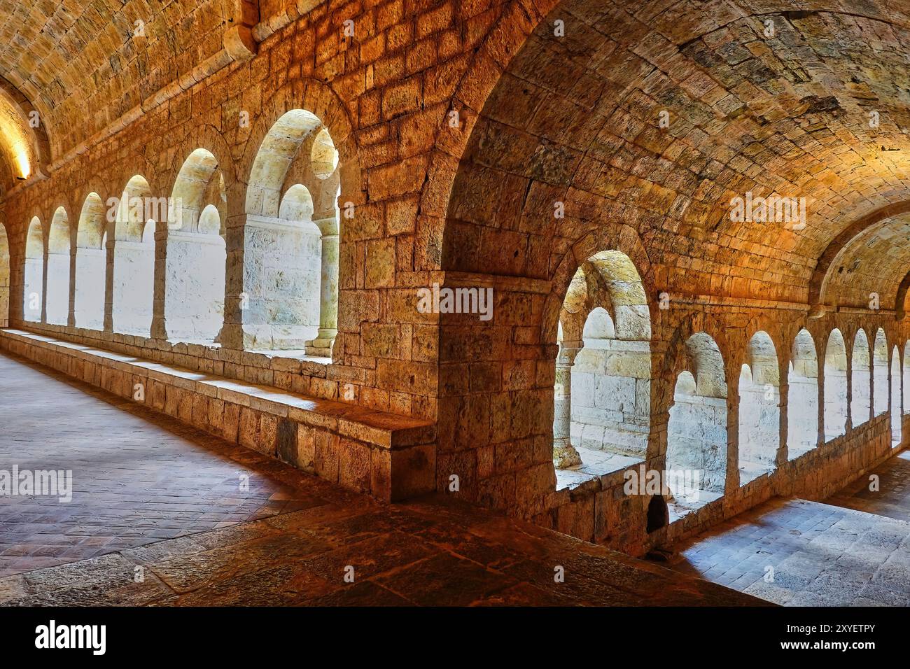 Die Abtei Thoronet (L'abbaye du Thoronet) ist eine Zisterzienserabtei, die Ende des 12. Jahrhunderts im Departement Var der Provence im Südosten Frankreichs erbaut wurde. Stockfoto