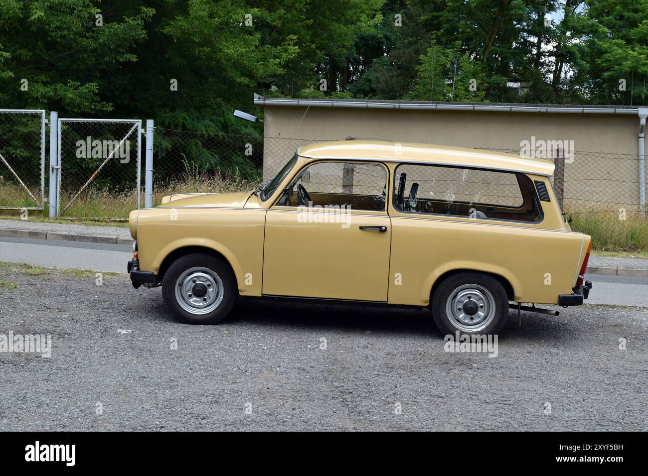 15.07.2017 Trabant 601 Kombi Deutschland/Sachsen Anhalt/Altmark/Altmarkkreis Salzwedel/Ahlum/am See/Trabant und IFA Treffen/Trabant 601 Kombi/Liegesitze/26 PS/Baujahr CA. 1988/ 600 cm³/ Höchstgeschwindigkeit 105 km/h *** 15 07 2017 Trabant 601 Kombi Deutschland Sachsen Anhalt Altmark Altmarkkreis Salzwedel Ahlum am See Trabant und IFA Treffen Trabant 601 Kombi Liegeplätze 26 ps Baujahr ca. 1988 600 cm³ Höchstgeschwindigkeit 105 km h Stockfoto