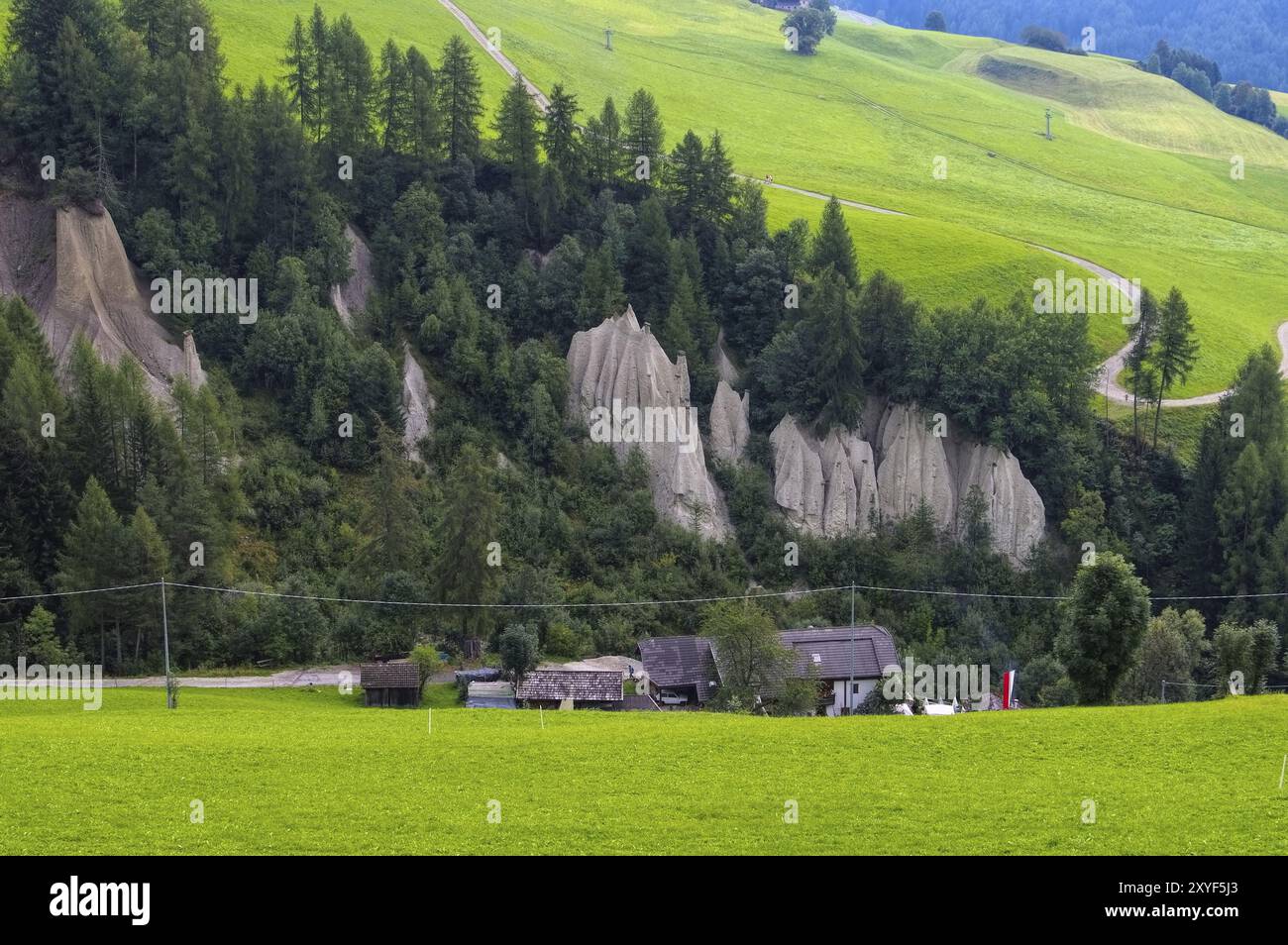 Terenten Erdpyramiden ein geologisches Merkmal, Terenten in den Dolomiten, Hoodoos eine geologische Formation Stockfoto