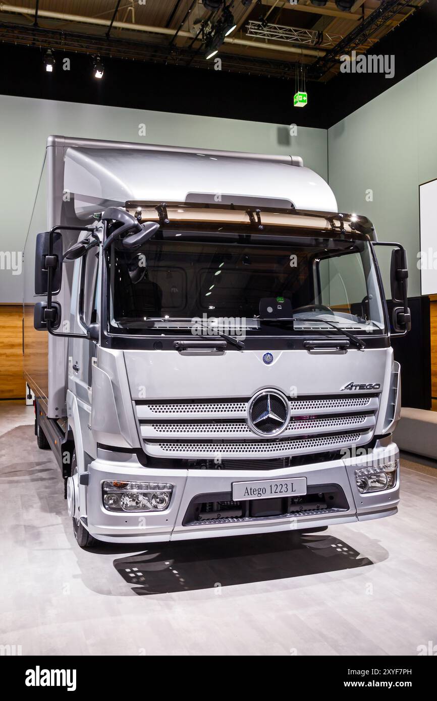 Mercedes Benz Atego 1223-L-Lkw auf der IAA Nutzfahrzeuge in Hannover vorgestellt. Deutschland - 27. September 2018. Stockfoto