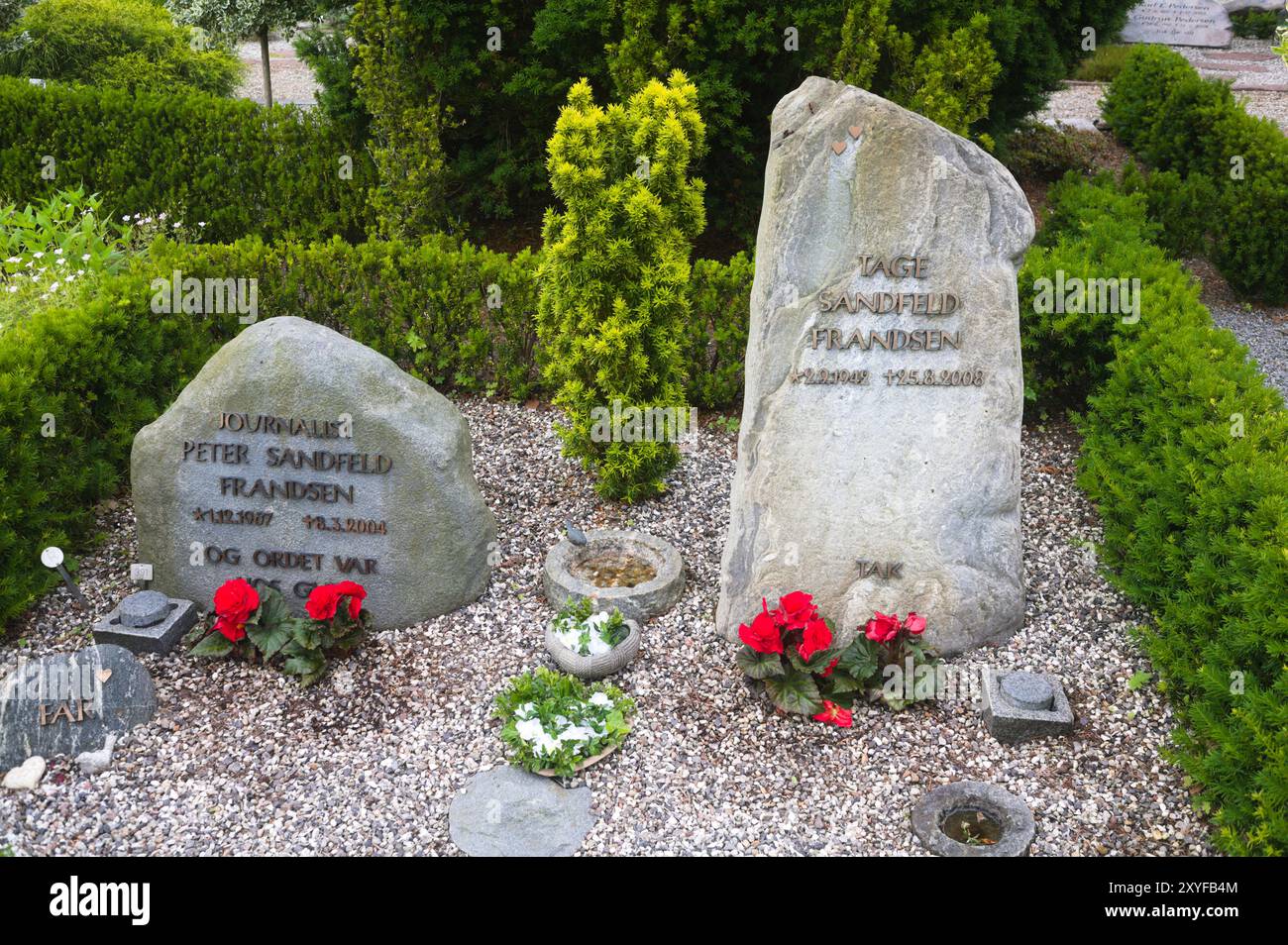 Gravursteine im Miniaturgarten auf dem Herning-Westfriedhof Stockfoto