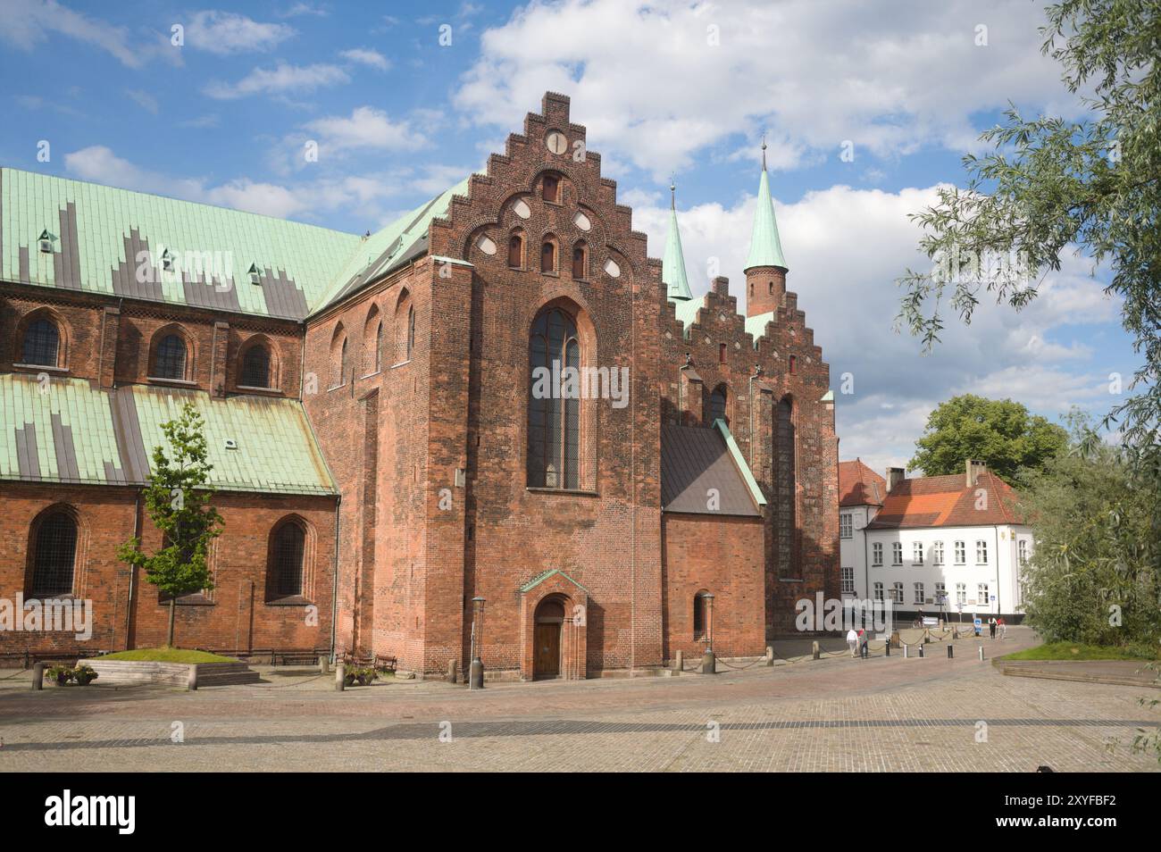Östliches Ende der Kathedrale in Aarhus, Jütland, Denmaek mit Außenhof Stockfoto