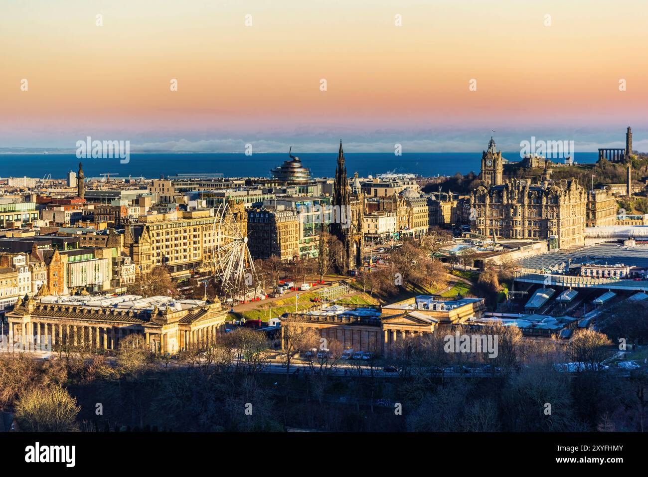 Schöne Aussicht auf Edinburgh, UK schöne Aussicht auf Edinburgh vom Schloss aus gesehen Edinburgh UK *** Edinburgh Stadt malerischer Blick, UK schöne Aussicht Stockfoto