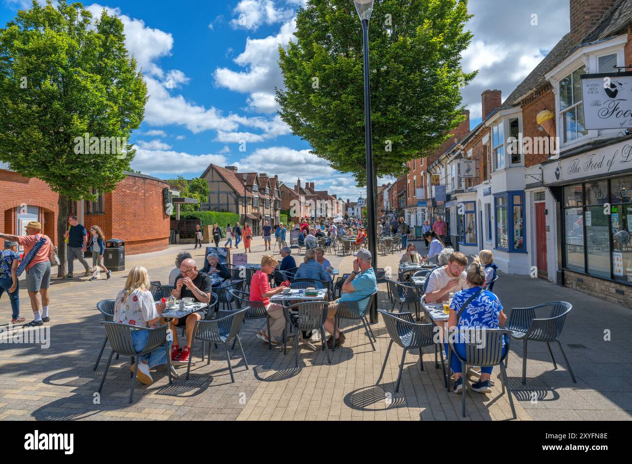 Cafe in der Henley Street im Stadtzentrum, Stratford-upon-Avon, England, Großbritannien Stockfoto