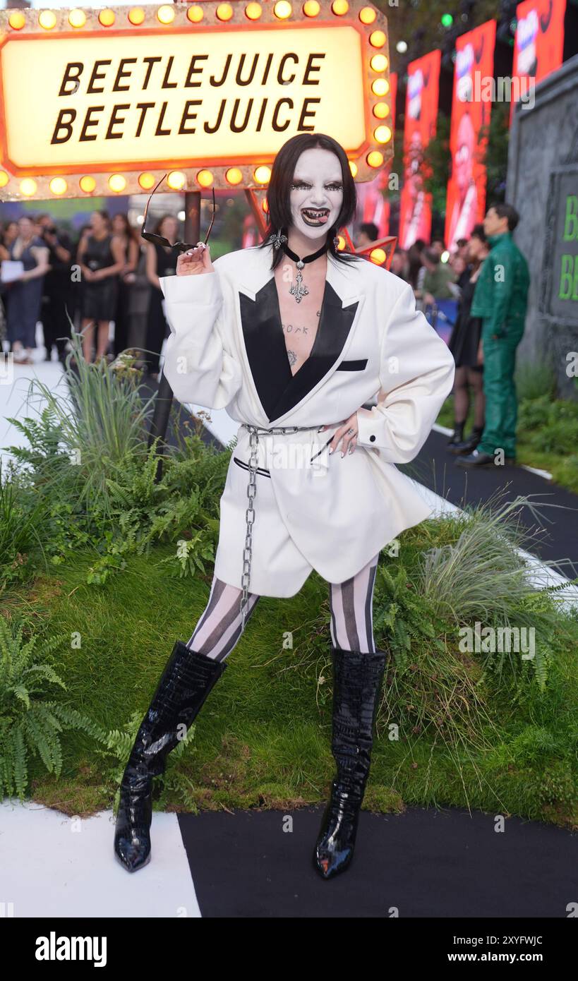 Bambie Thug besuchte die britische Premiere von BeetleJuice BeetleJuice am Cineworld Leicester Square in London. Bilddatum: Donnerstag, 29. August 2024. Stockfoto