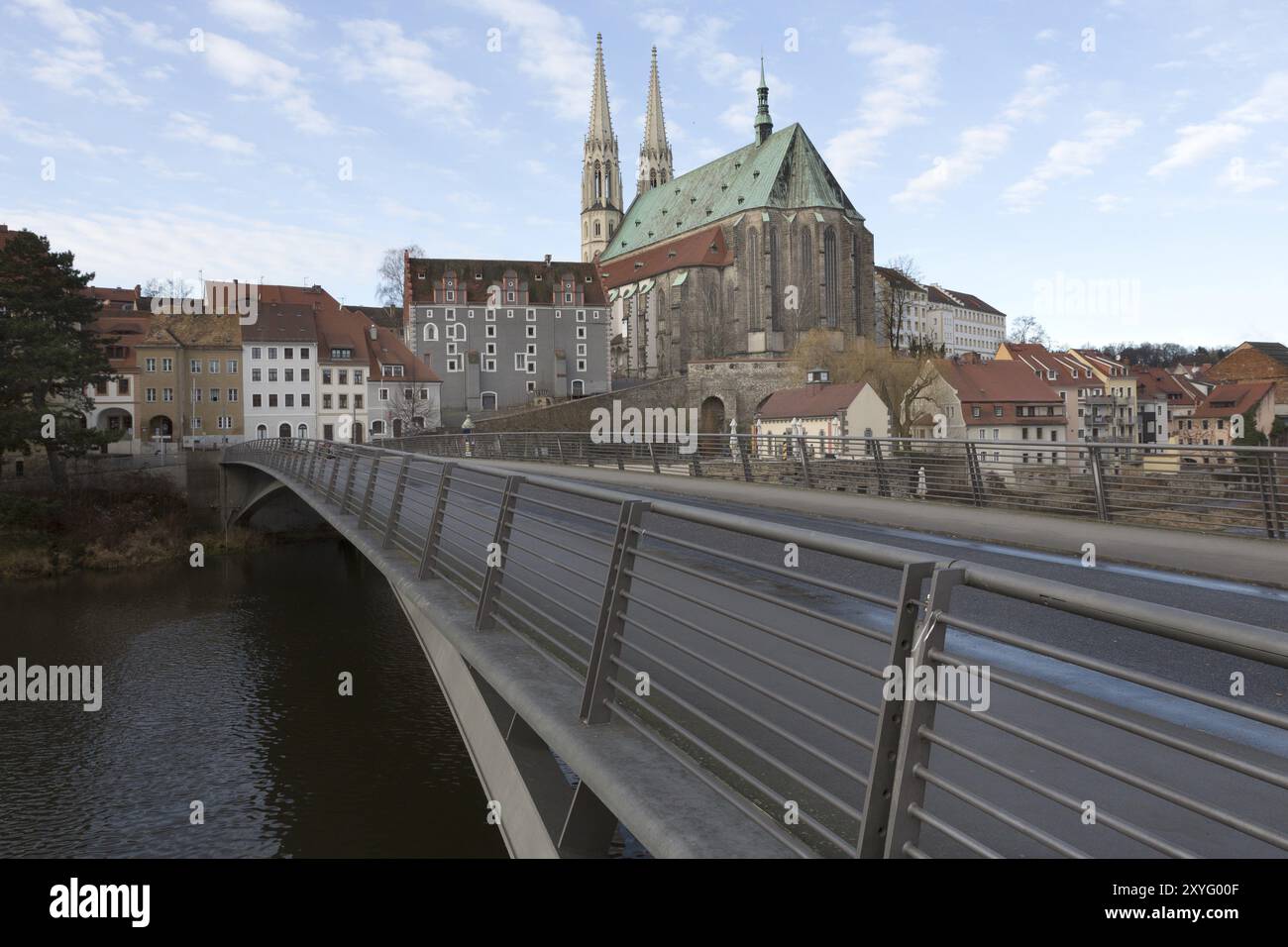 Brücke über die Neiße mit Blick auf die Peterskirche in Goerlitz, Deutschland, Europa Stockfoto