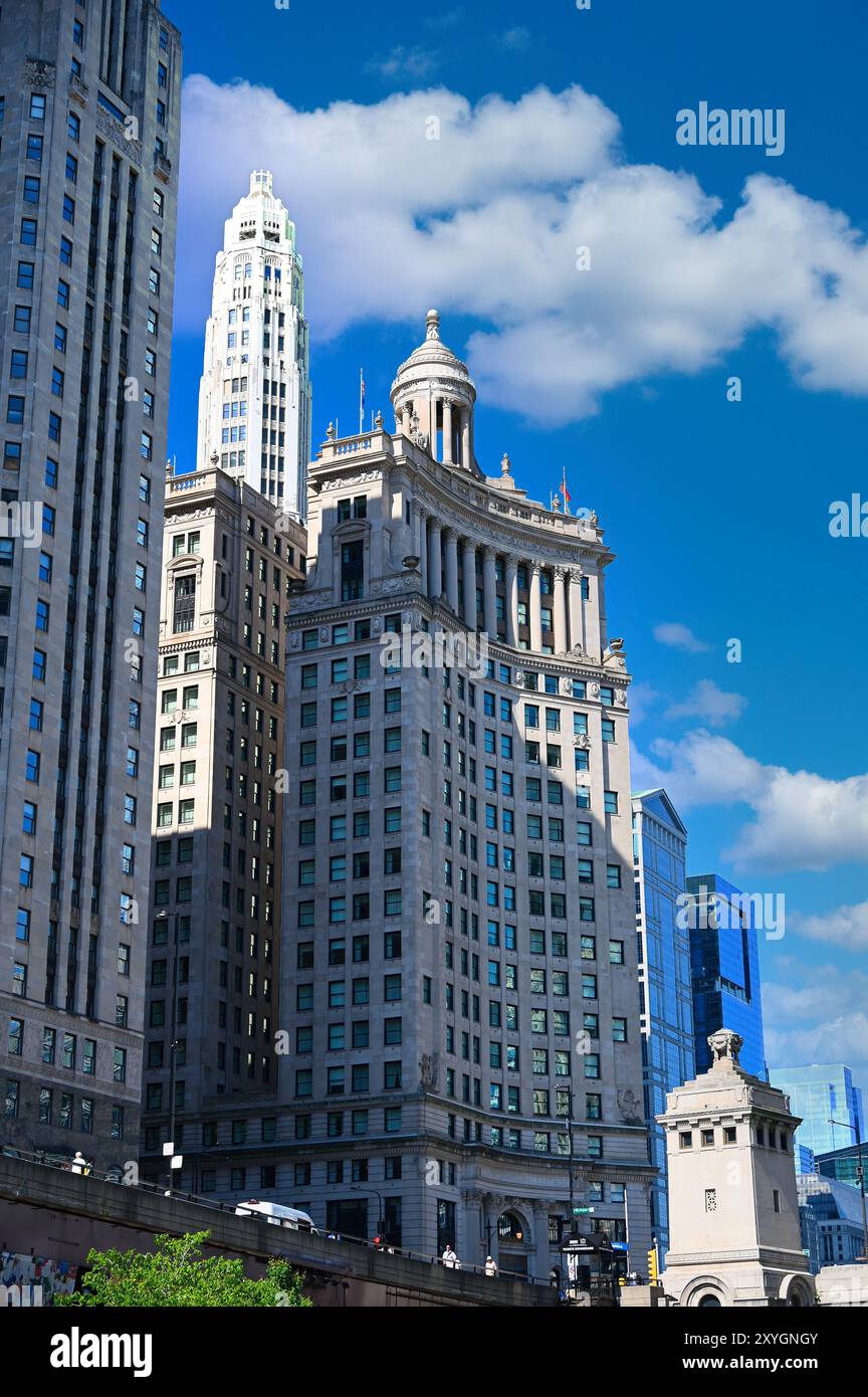 Blick auf die Architektur vom Chicago River Stockfoto