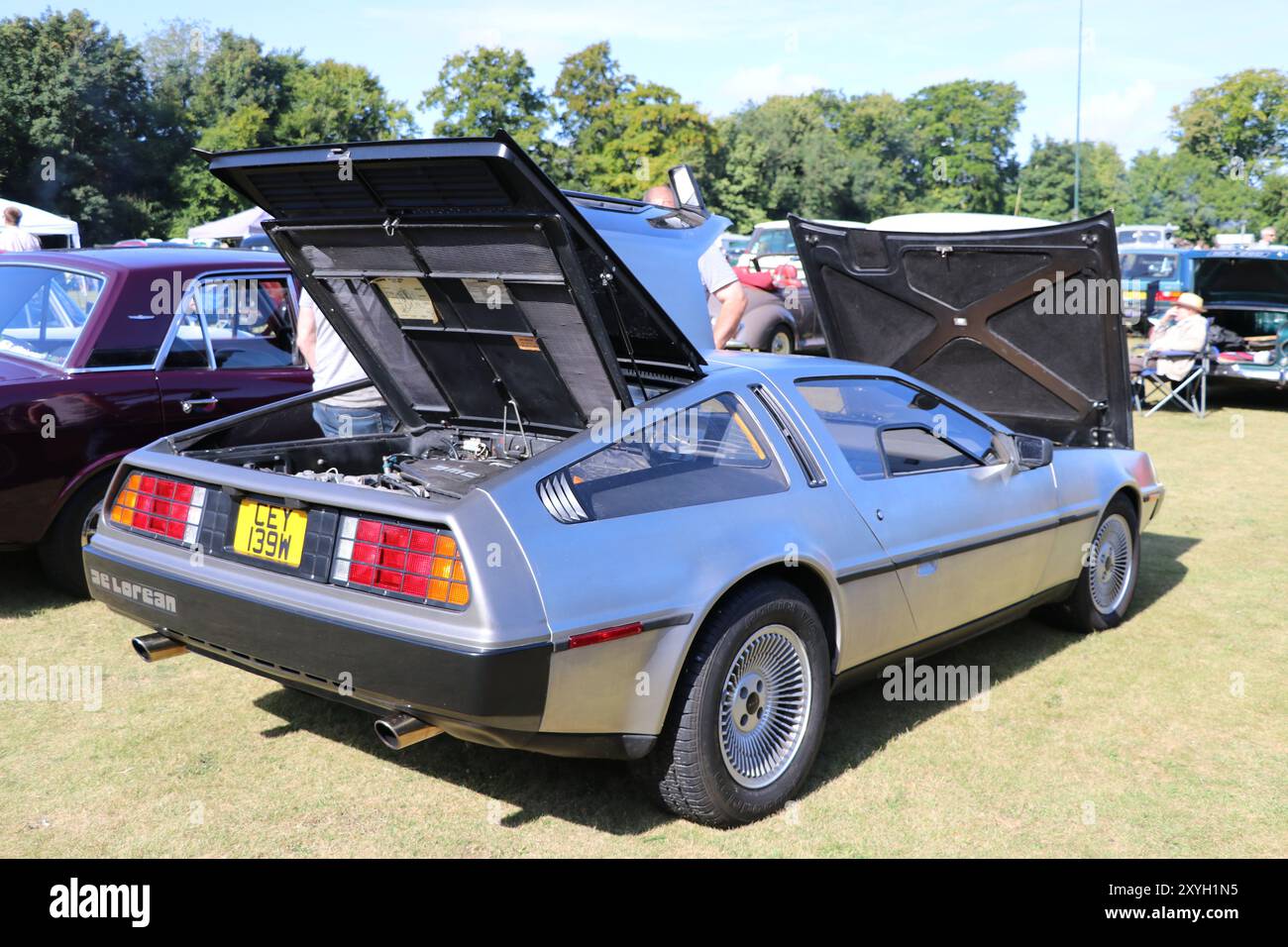 DMC DeLorean Sportwagen mit Heckmotor aus Edelstahl Stockfoto