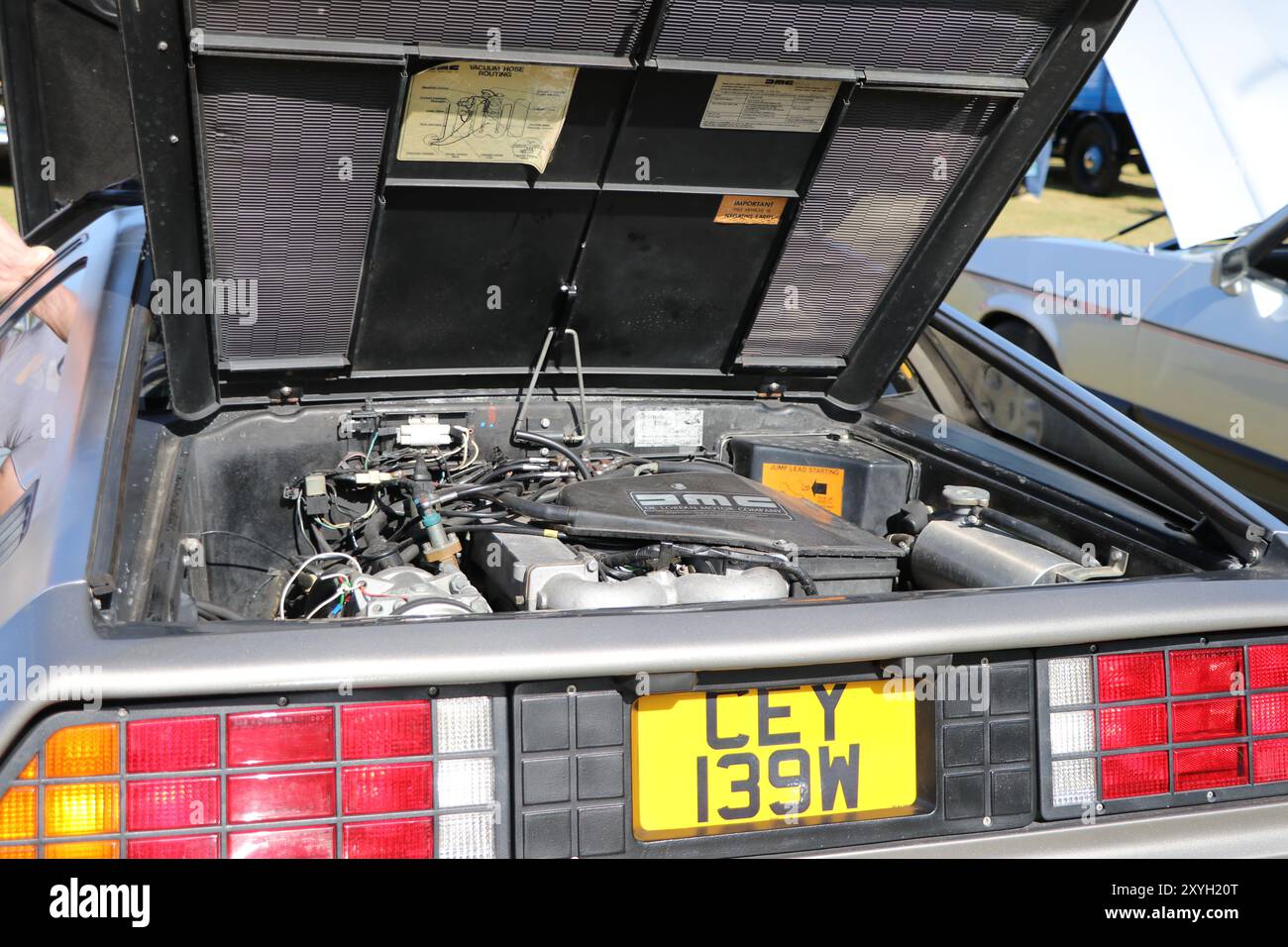 DMC DeLorean Sportwagen mit Heckmotor aus Edelstahl Stockfoto