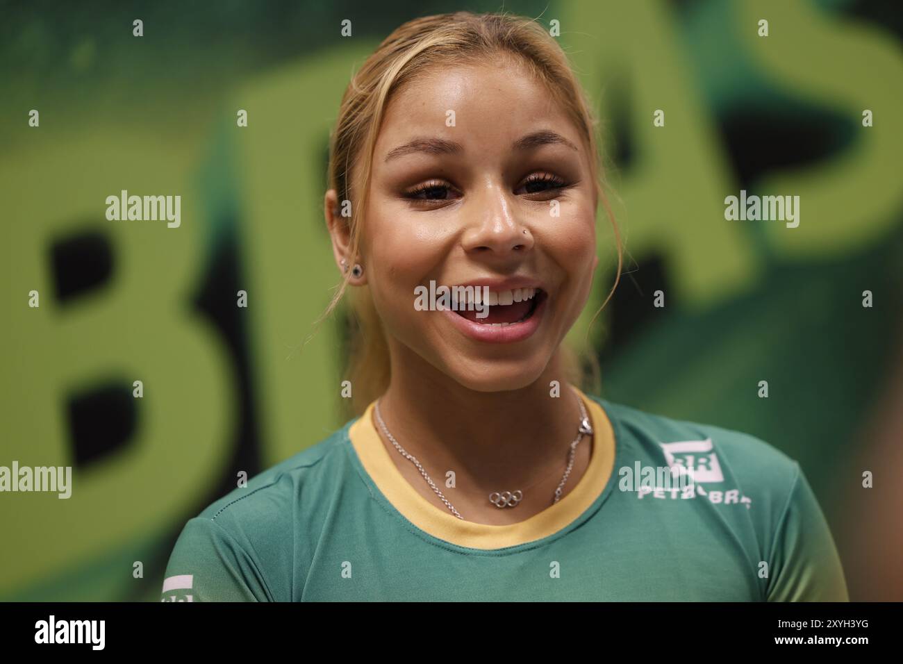 Porträt von Flavia Saraiva brasilianischer Kunstturnsportlerin, Bronzemedaillengewinner bei den Olympischen Spielen 2024 in Paris, SommerOlynmpics Stockfoto