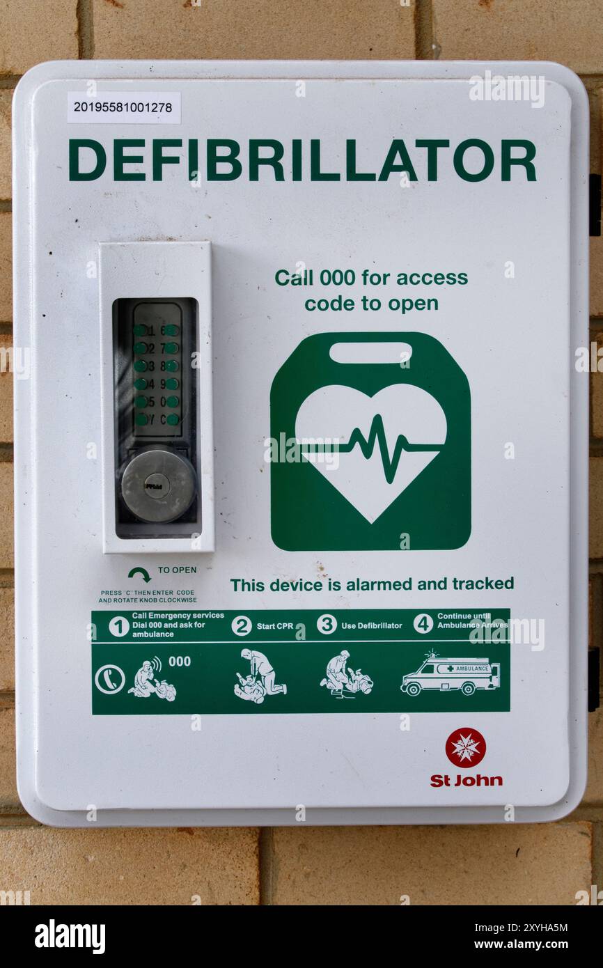 Defibrillator an der Wand, Western Australia Stockfoto