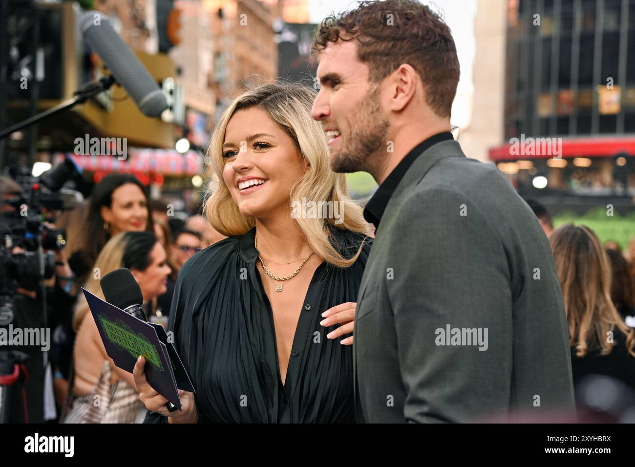 LONDON, GROSSBRITANNIEN. August 2024. Gabby Gonzalez, Tyler Bergantin besucht BeetleJuice BeetleJuice - UK Premiere im Cineworld Cinema - London Leicester Square, London, UK. (Quelle: Siehe Li/Picture Capital/Alamy Live News Stockfoto