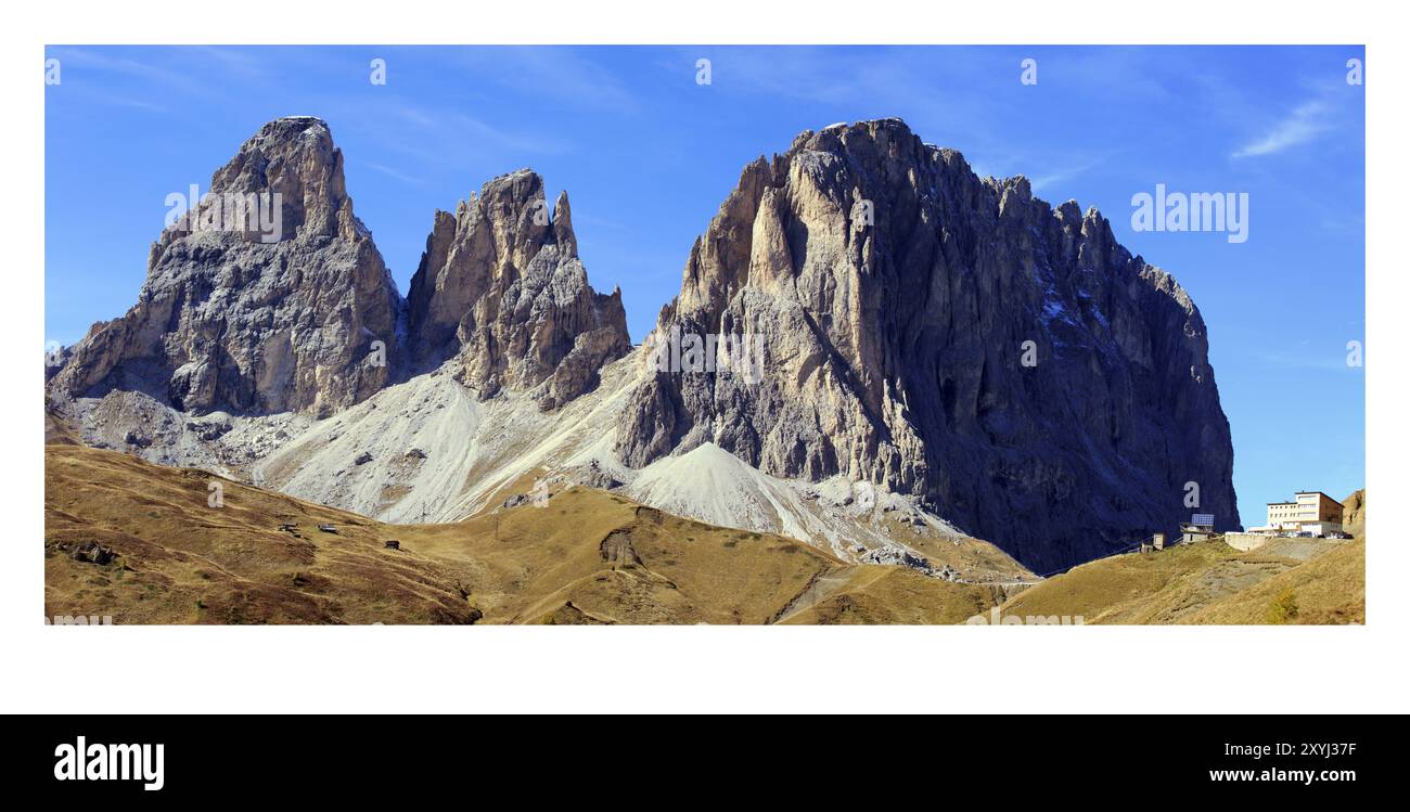 Dolomitenpanorama am Sellapass Stockfoto